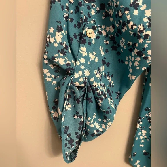 Tahari Teal Floral Button-Front Blouse. Size XL - Picture 3 of 7